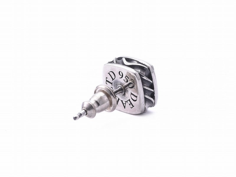 Deal Design - RT: Cushion Studs Pierce 4