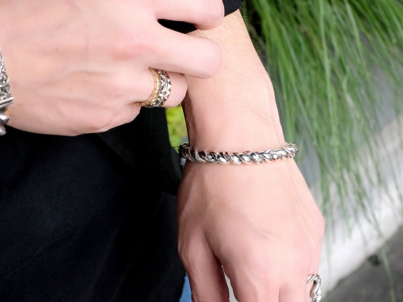 Deal Design - RT : Dual Wire Bangle 6