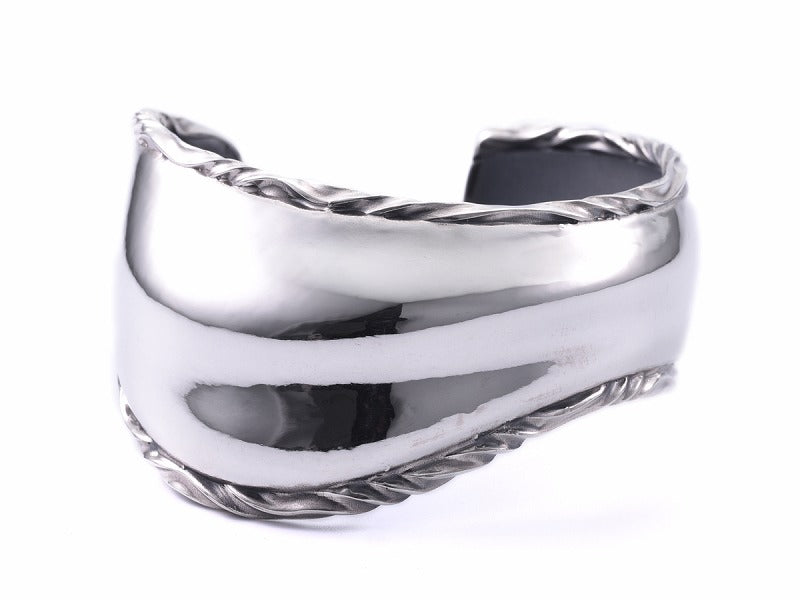 Deal Design - RT : Ghost Cuff 1