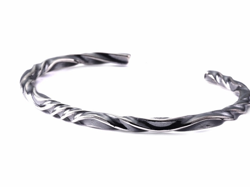 Deal Design - Reverse Twist Bangle 4.5mm 2