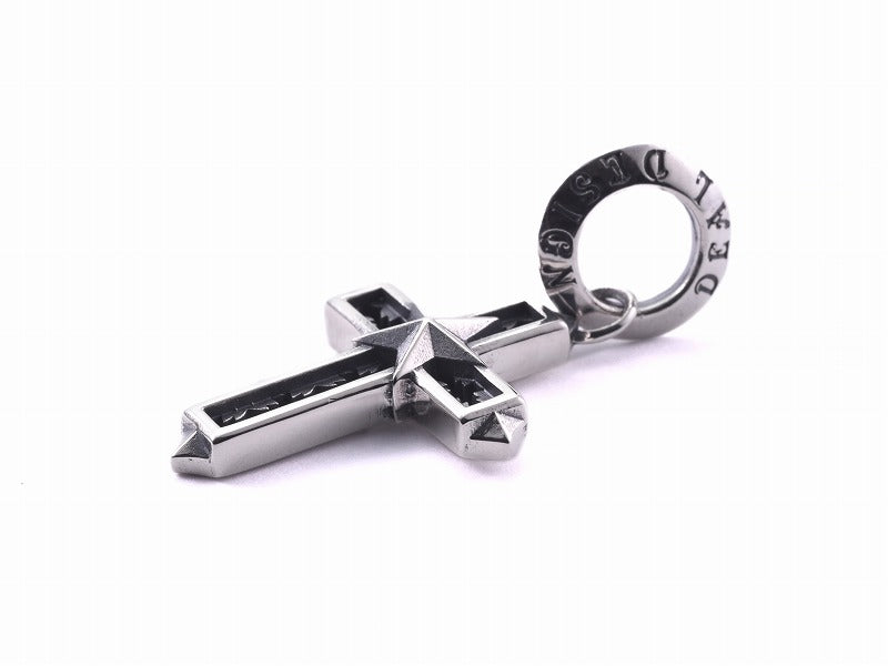 Deal Design - Ribbed Cross Pendant 3