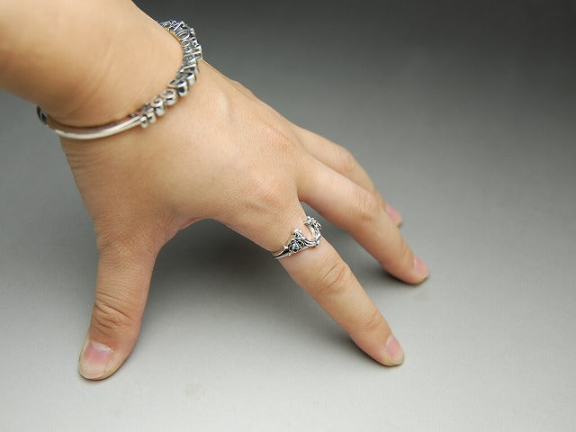 Deal Design - Rose Horseshoe Ring 2