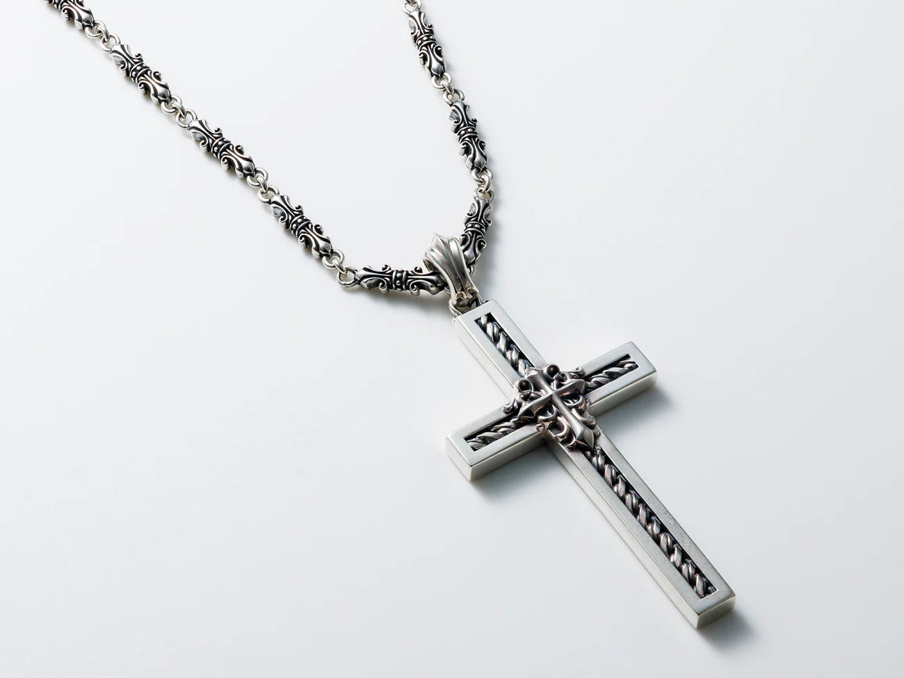Deal Design - Ruins Cross Pendant 2