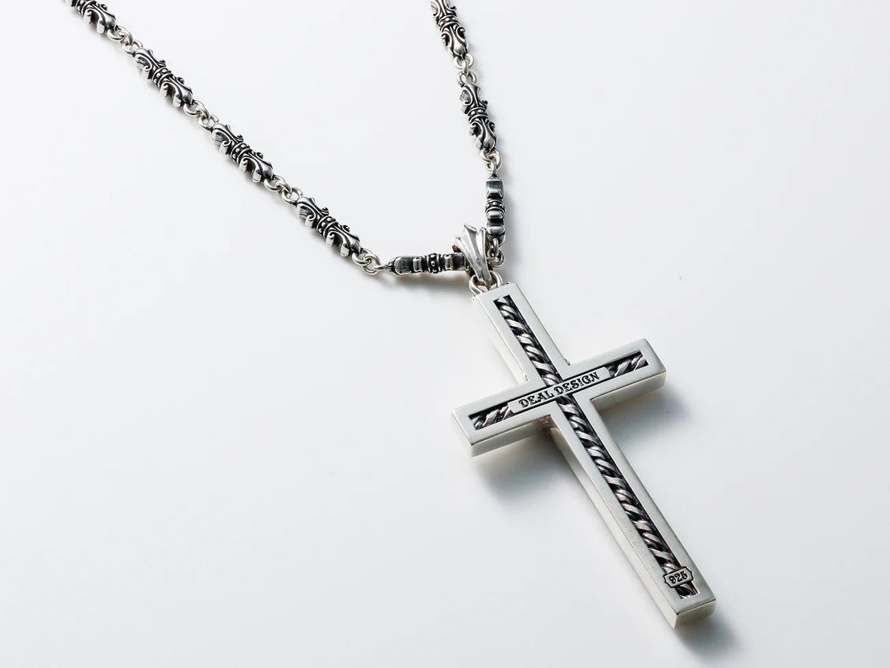 Deal Design - Ruins Cross Pendant 3