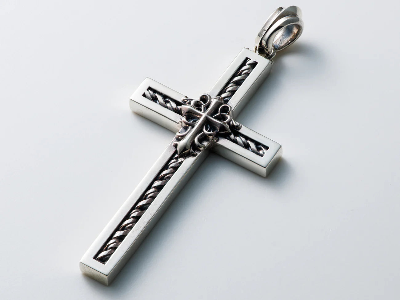 Deal Design - Ruins Cross Pendant 4