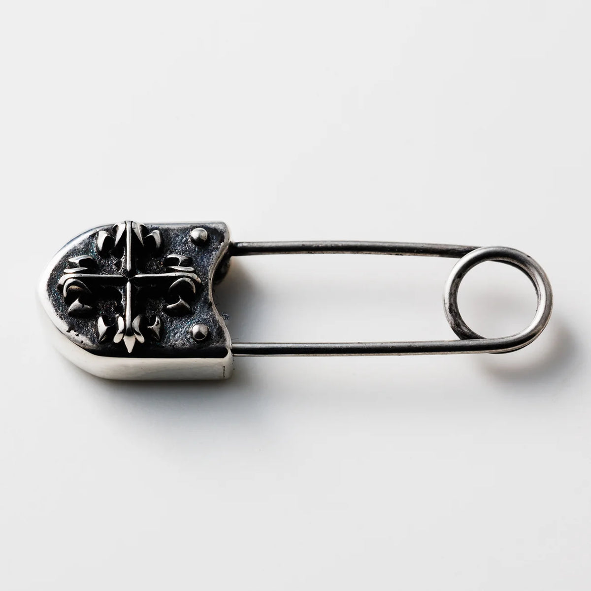 Deal Design - Safety Pin Pierce 7