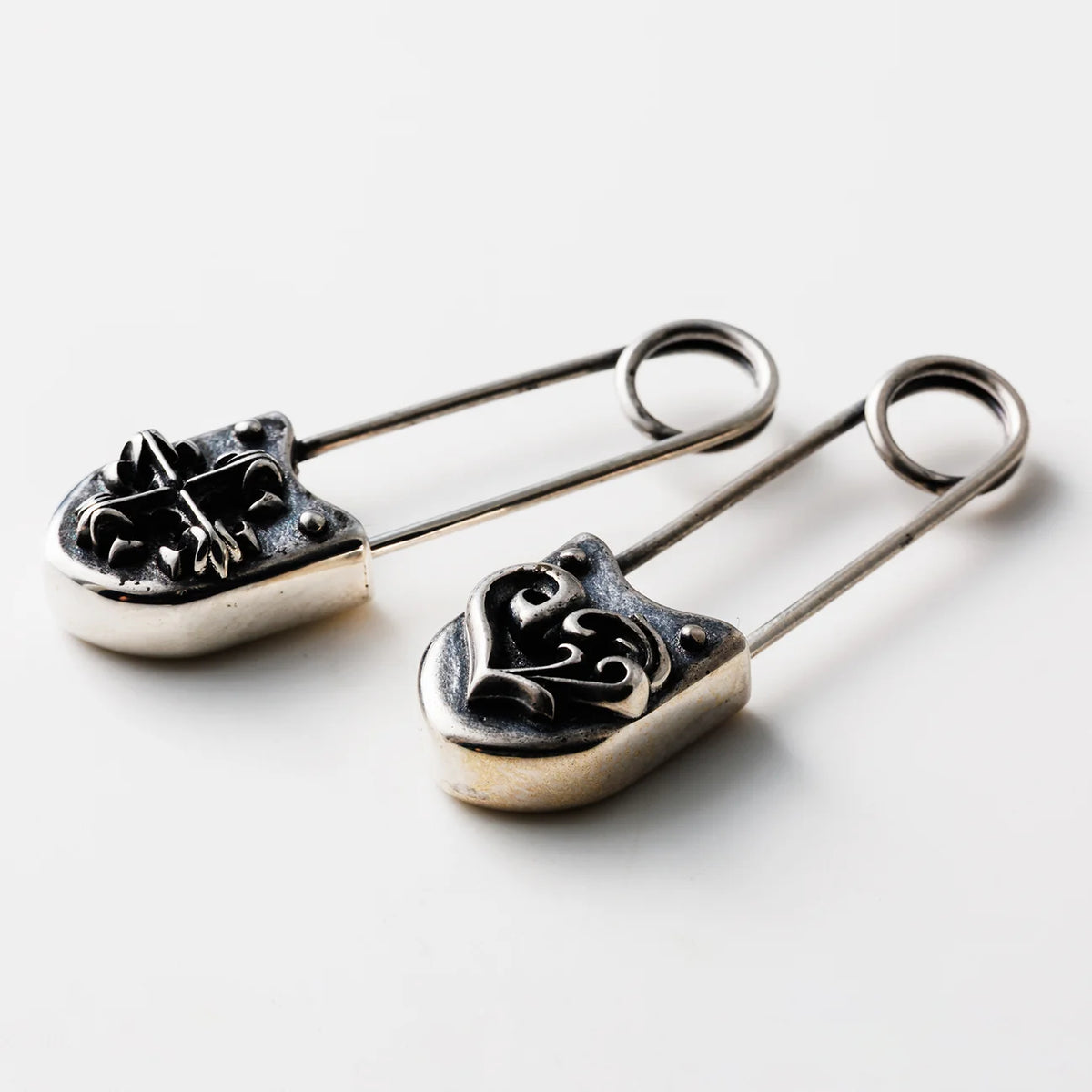 Deal Design - Safety Pin Pierce 8