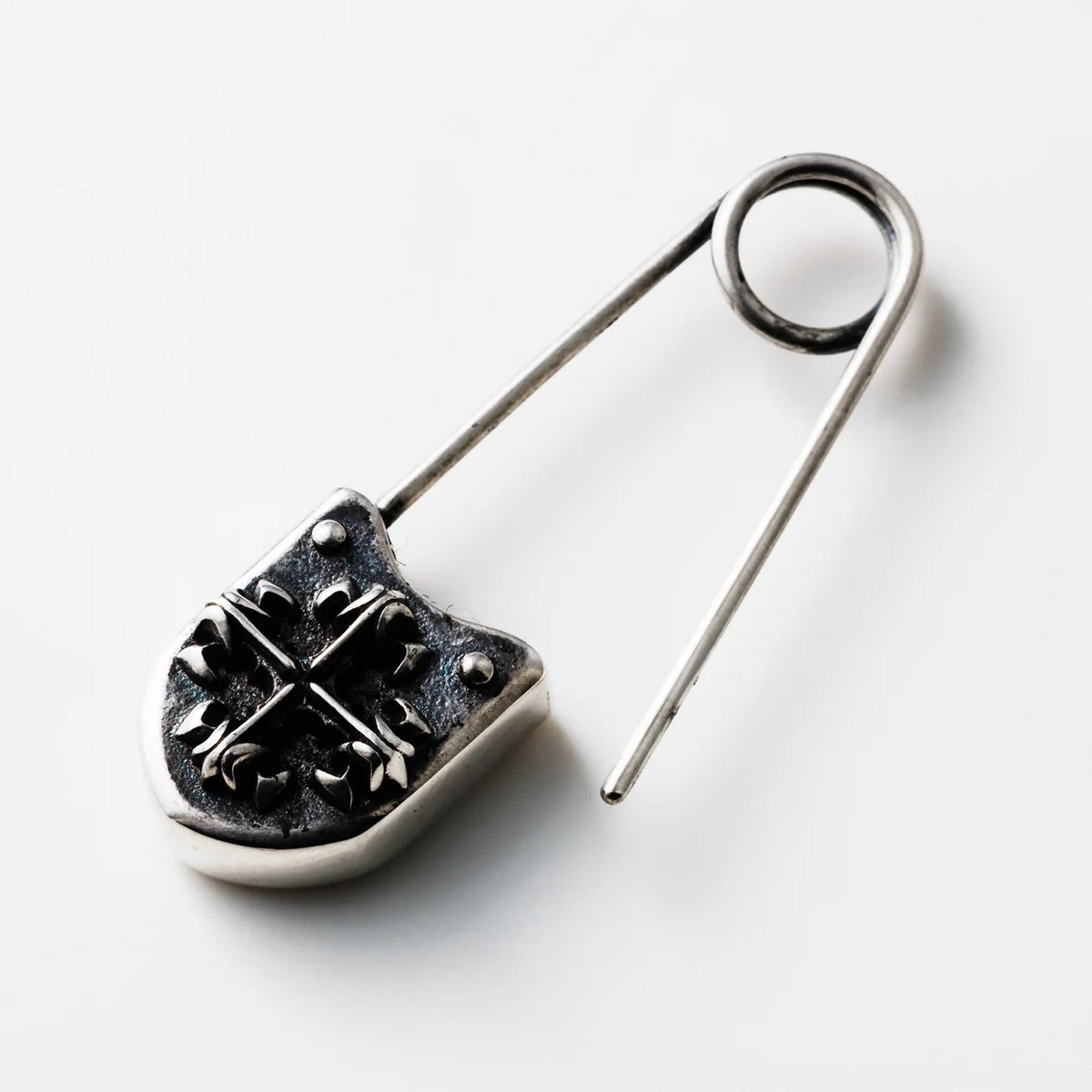 Deal Design - Safety Pin Pierce 9