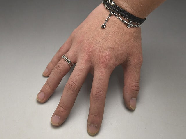 Deal Design - Safety Pin Star Ring 2
