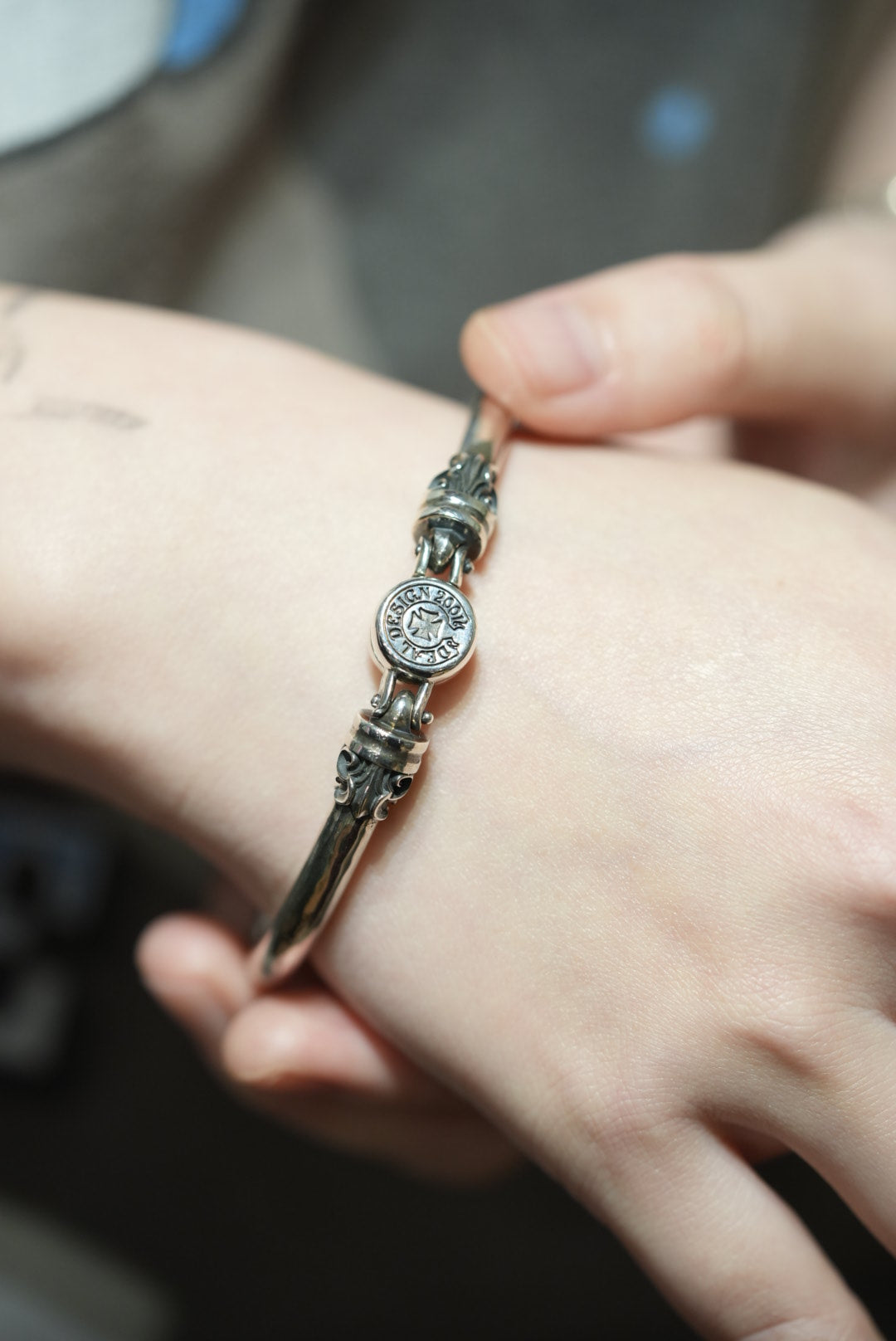 Deal Design - Seal Logo Cuff Bracelet 2