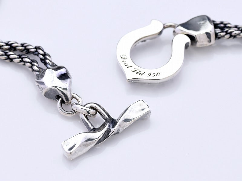 Deal Design - Slant Horse Shoe Bracelet 3