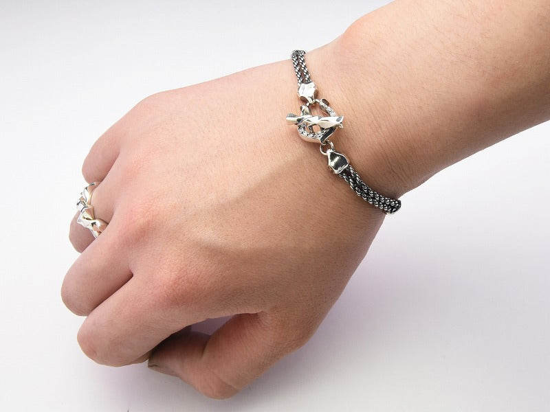 Deal Design - Slant Horse Shoe Bracelet 5