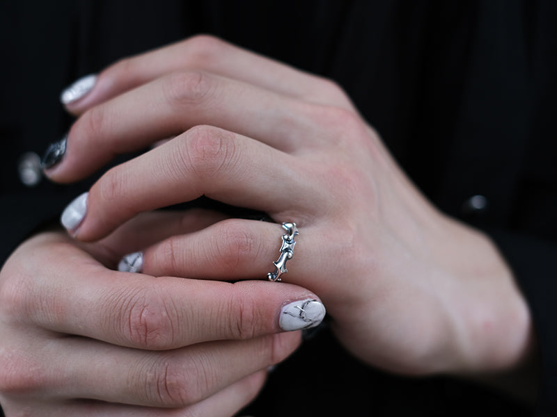 Deal Design - Solid Fhole Ring 2