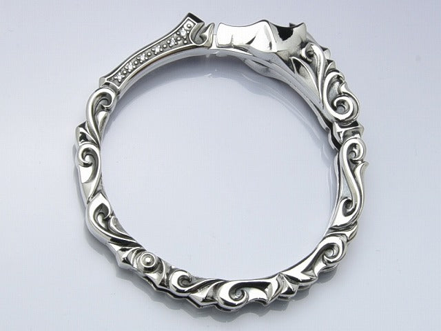 Deal Design - Solid Horse Cuff 1