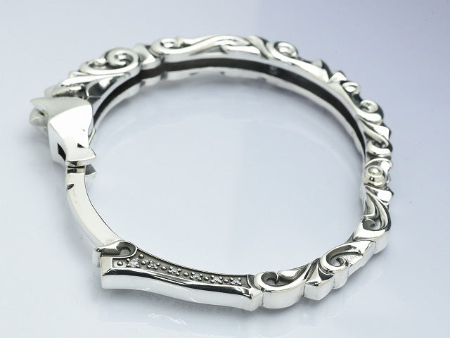 Deal Design - Solid Horse Cuff 3