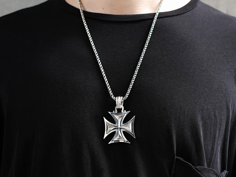 Deal Design - Solid Iron Cross: 40mm 5