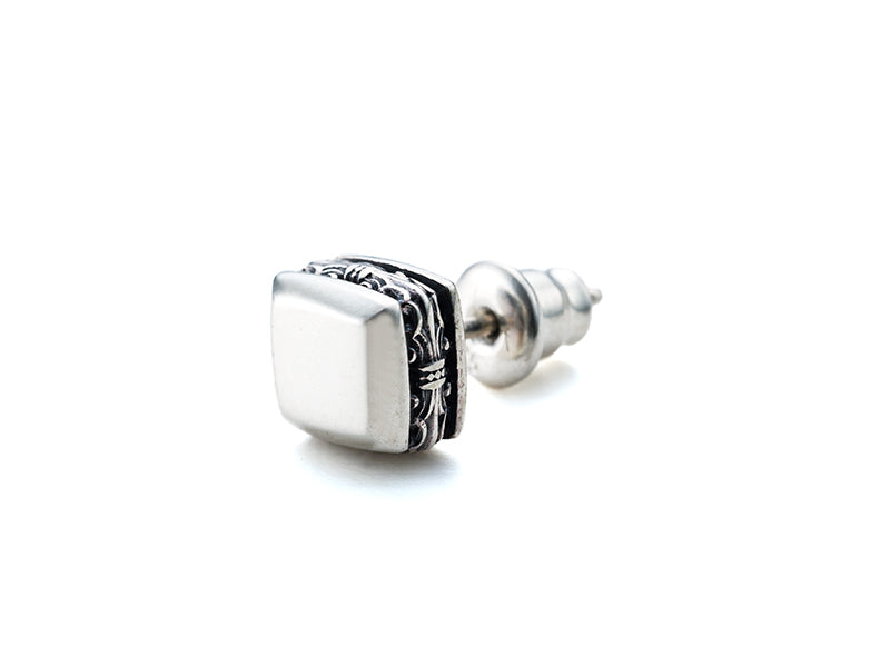Deal Design - Square Signet Earrings 1