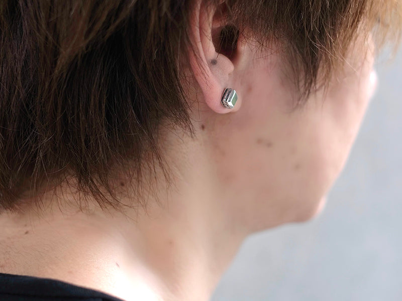 Deal Design - Square Signet Earrings 6