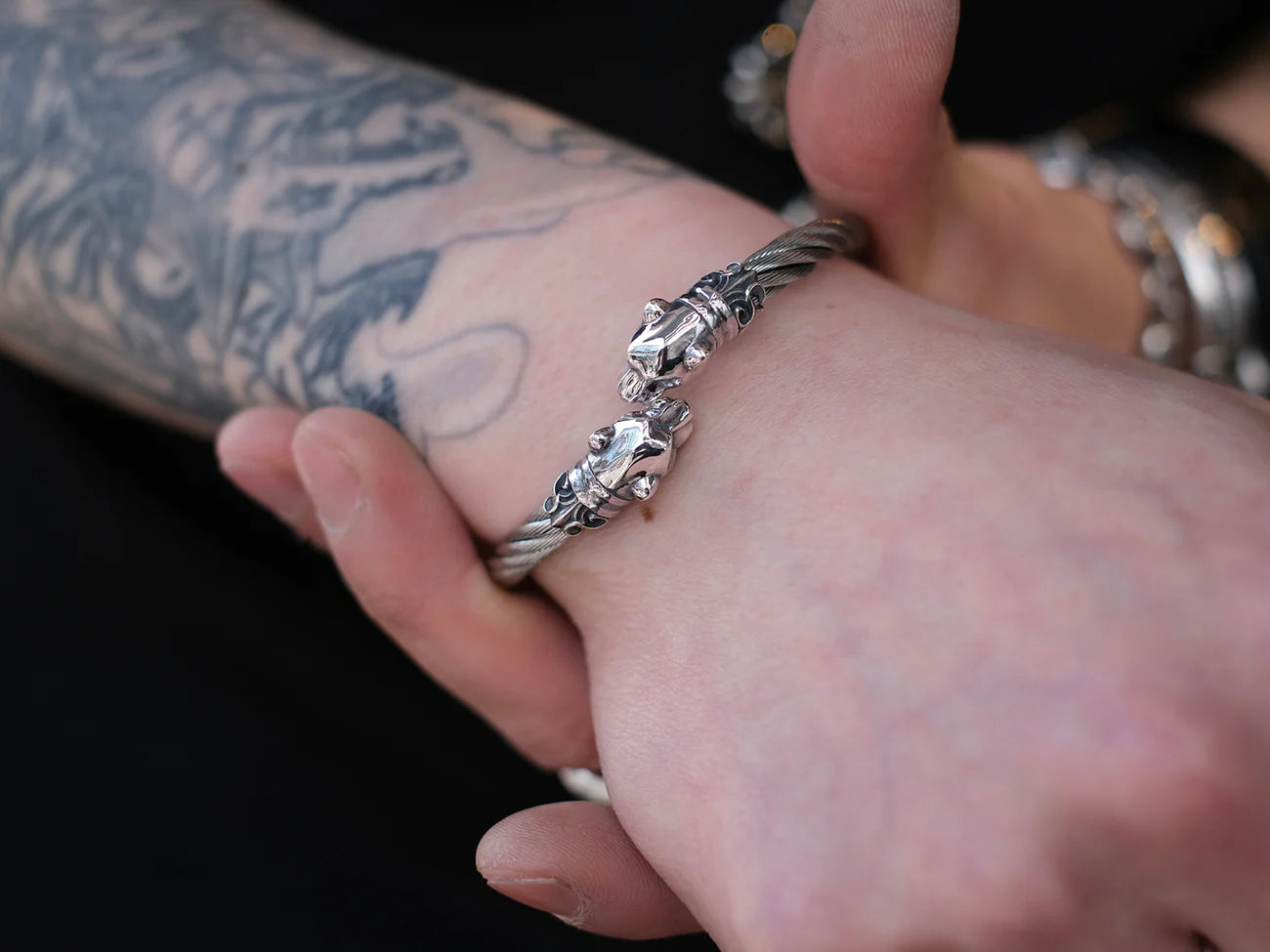 Deal Design - Stainless Wire Bangle : Slide Panther 7