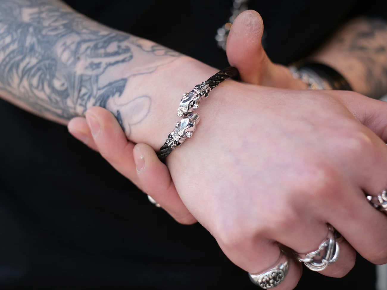 Deal Design - Stainless Wire Bangle : Slide Panther 8