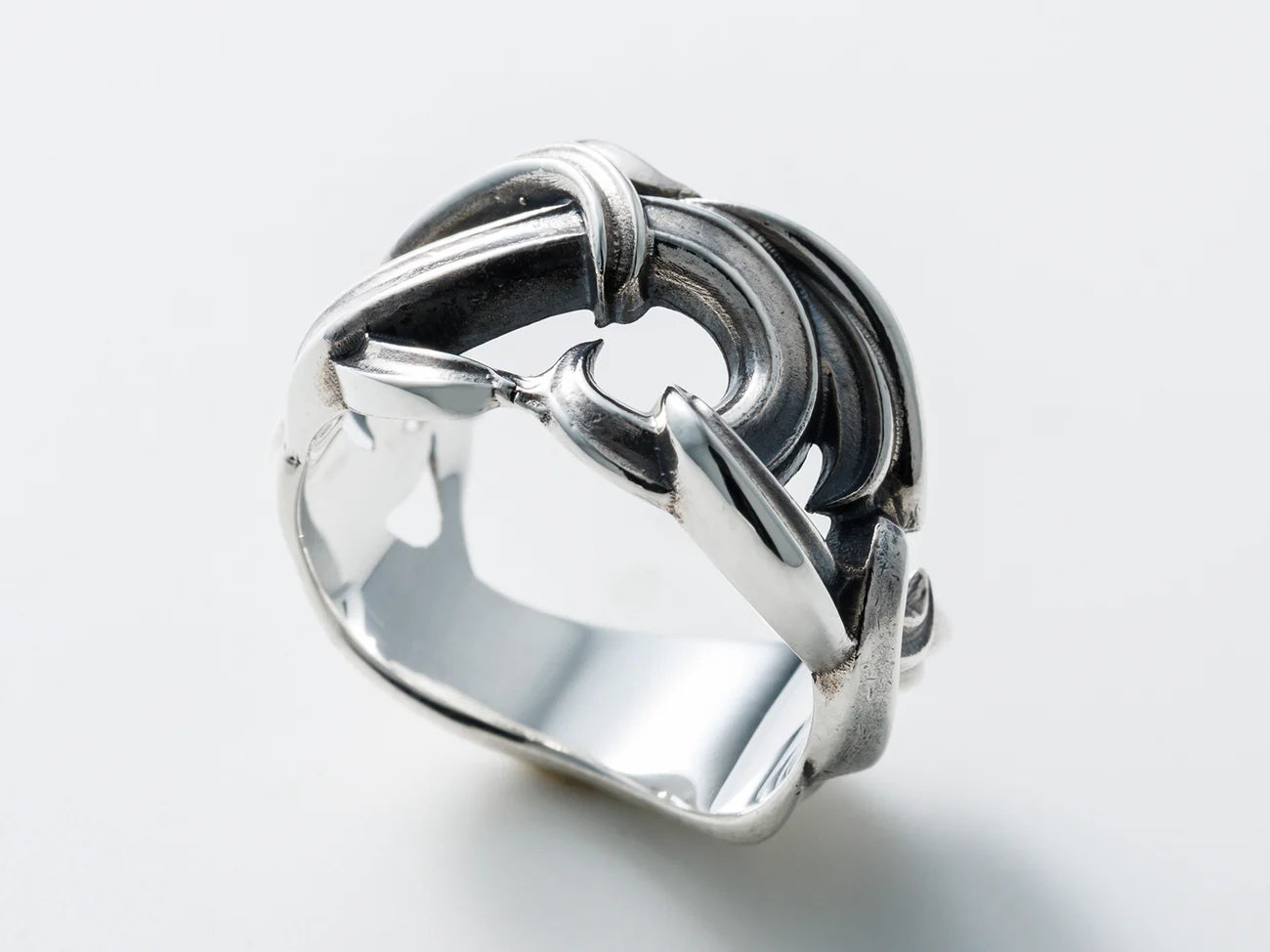 Deal Design - Stormy Flag Ring 2
