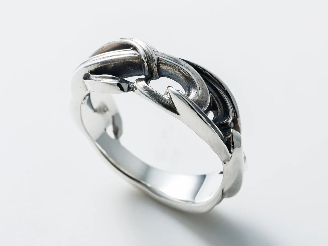 Deal Design - Stormy Flag Ring Narrow 2