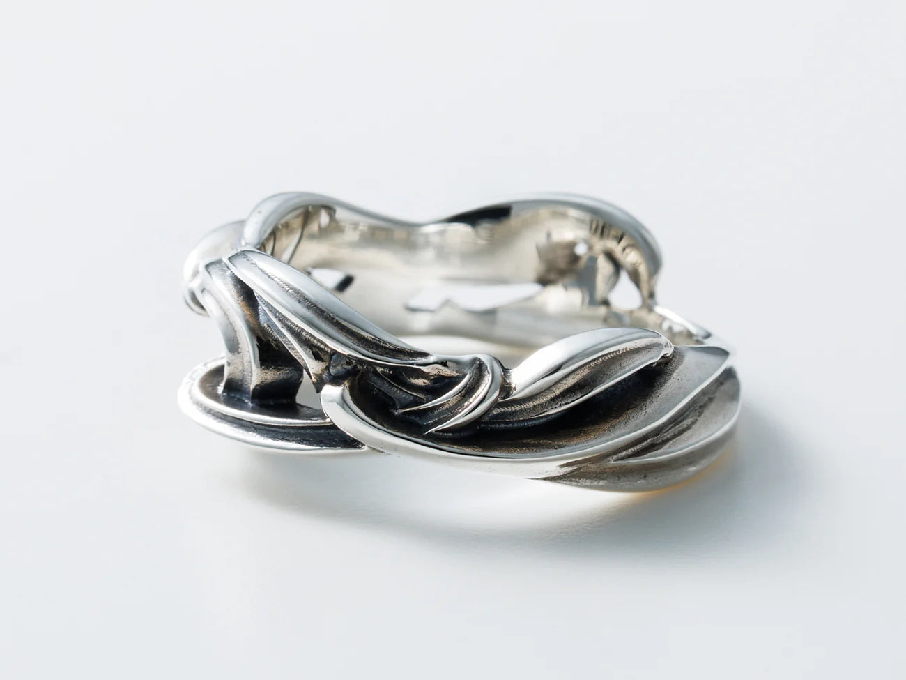 Deal Design - Stormy Flag Ring Narrow 3