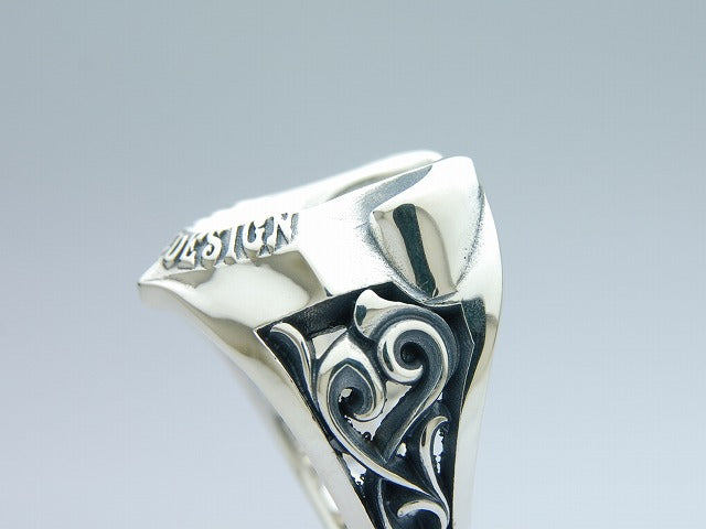 Deal Design - Stream Horse Shoe Ring 3