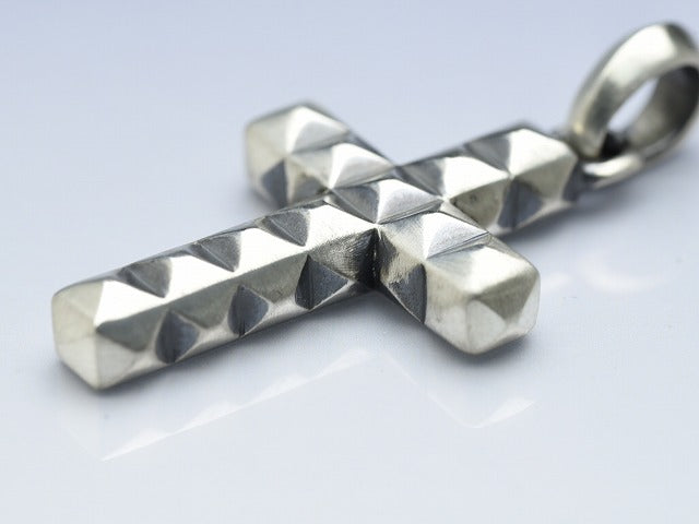 Deal Design - Surround Studs Cross 2