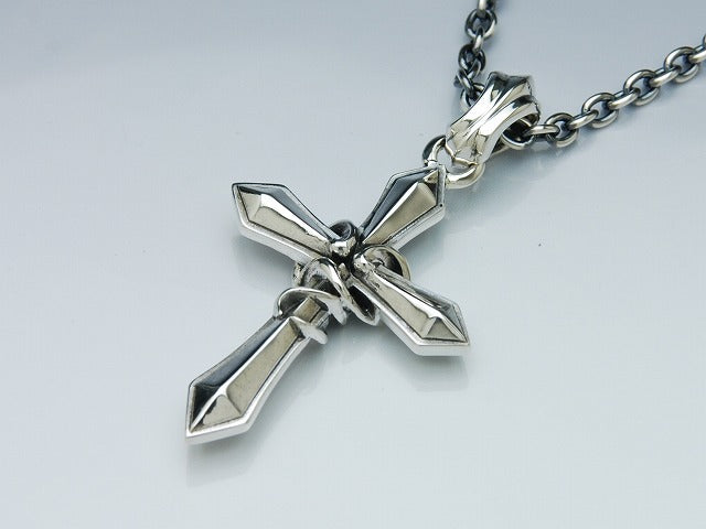 Deal Design - Tangle Snake Cross 1