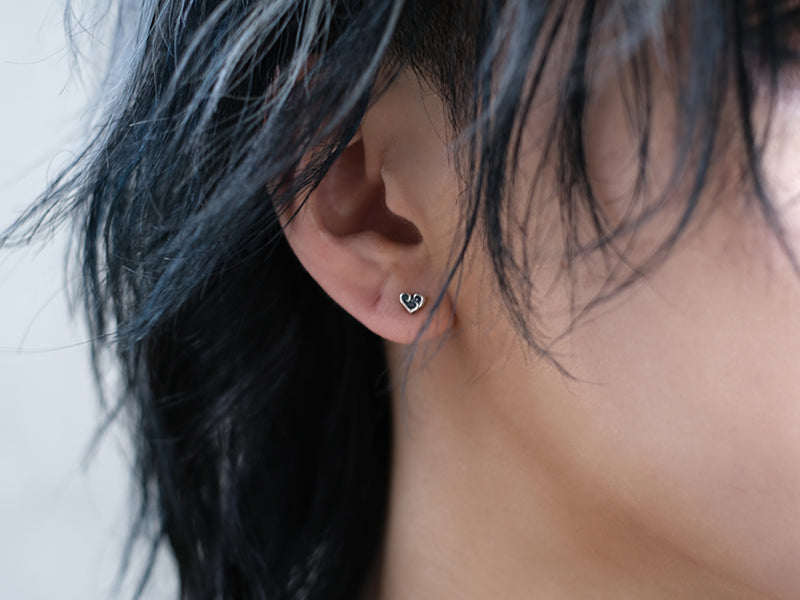 Deal Design - Tiny Blaze Heart Earring 3