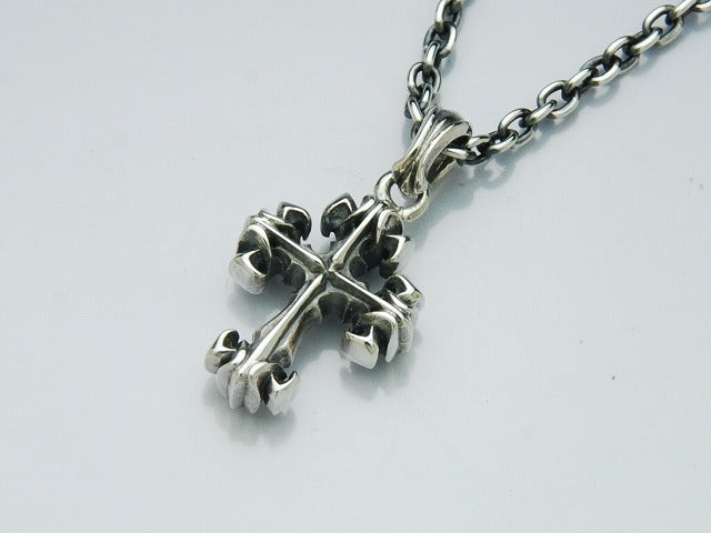 Deal Design - Tiny Lily Cross 1