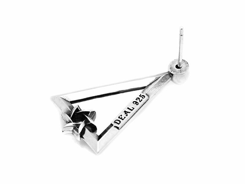 Deal Design - Trinity Sign Earrings 3