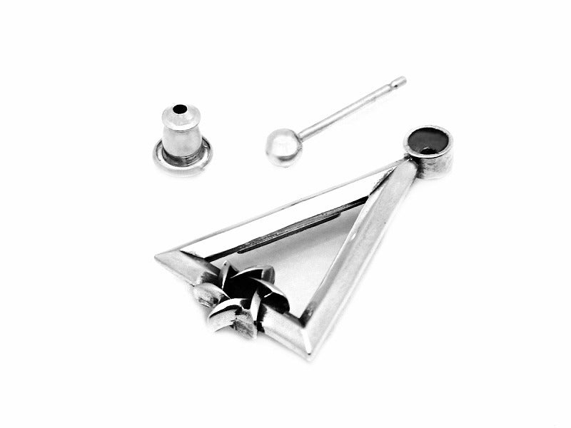 Deal Design - Trinity Sign Earrings 4