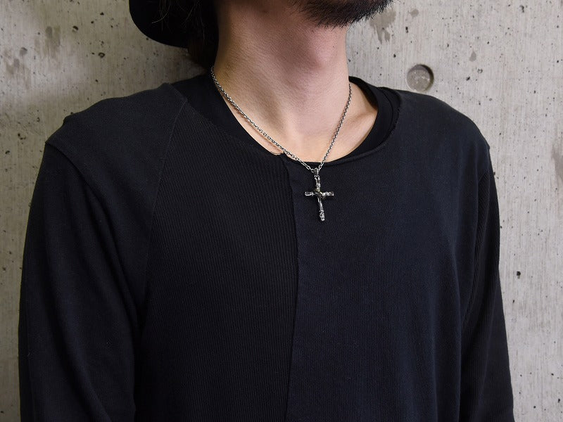 Deal Design - Twist Gate Cross Pendant 5