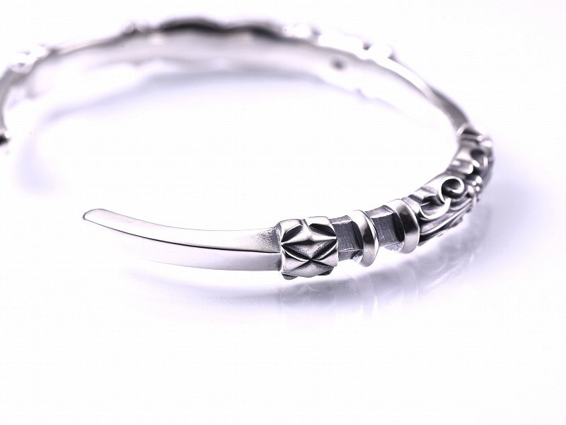 Deal Design - Twisted Gate Bangle 4