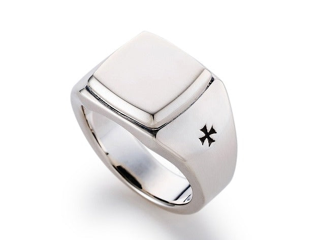 Deal Design - Under Signet Ring 1