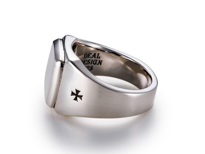 Deal Design - Under Signet Ring 3