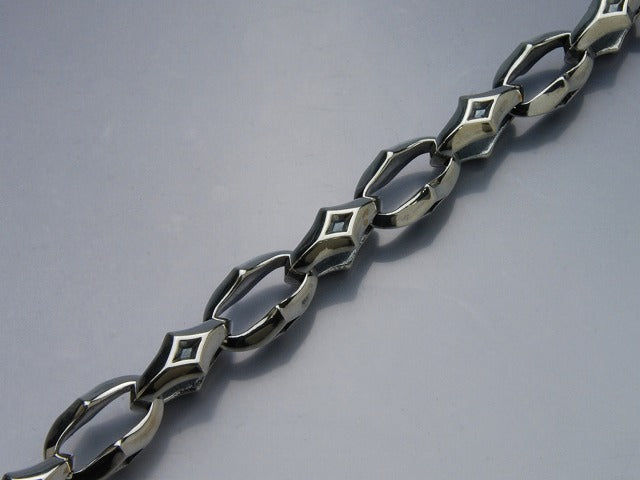 Deal Design - solid base wallet chain 3