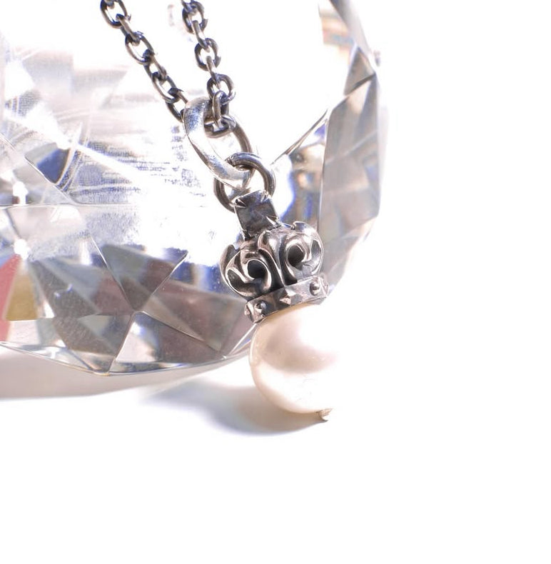 Deal Design -  Drop Crown Pearl Pendant 3