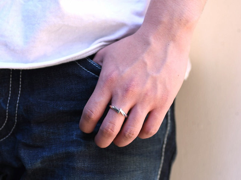 Deal Design One Lightning Ring 2