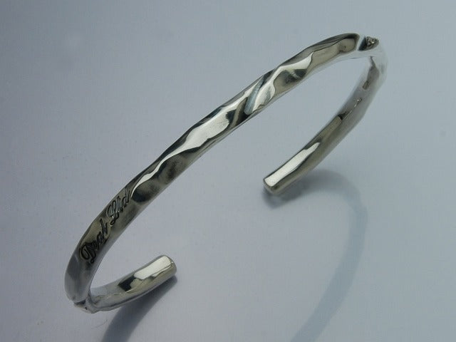 Deal design - Hammerd Line Bangle 1