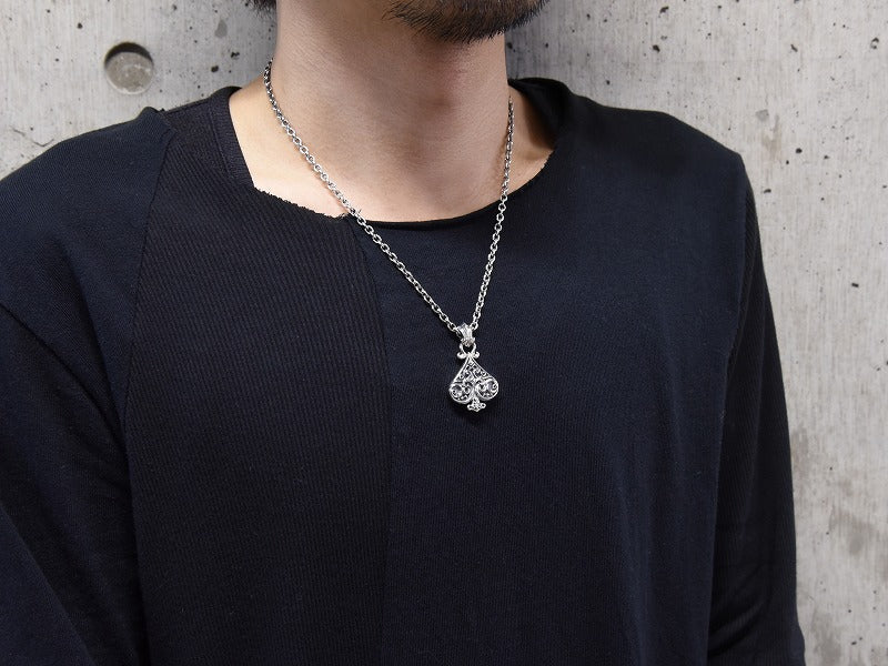Deal design - Majestic Ace: Large Pendant 2