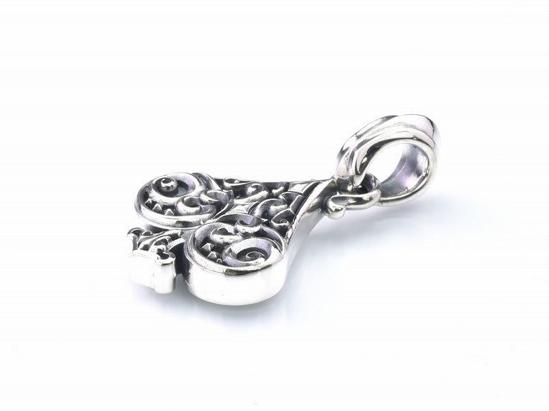 Deal design - Majestic Ace : Small Pendant 5