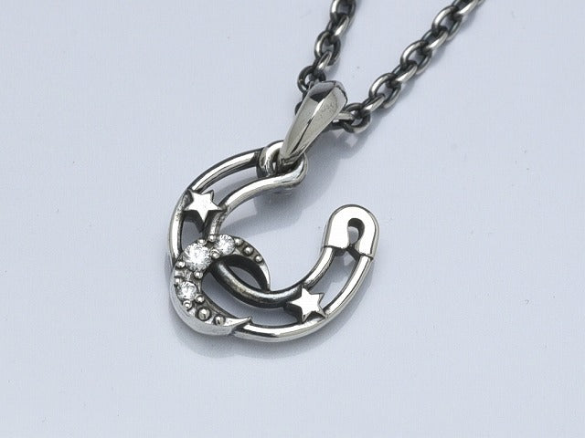 Deal design - Safe Pin Horseshoe Pendant 1