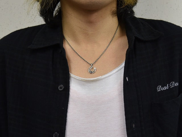 Deal design - Safe Pin Horseshoe Pendant 2