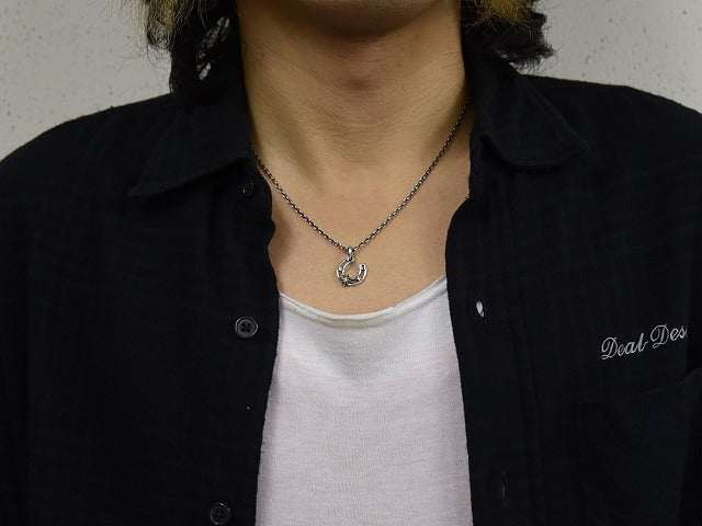 Deal design - Safe Pin Horseshoe Pendant 3