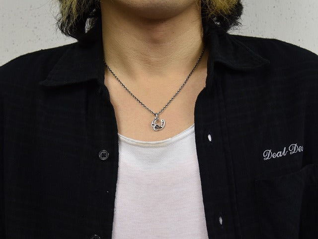 Deal design - Safe Pin Horseshoe Pendant 4
