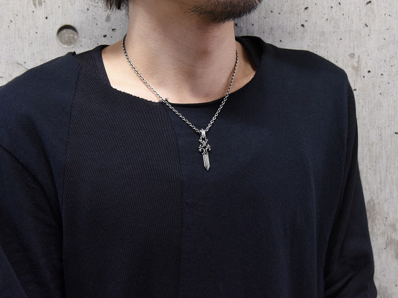 Deal design - Solid Dagger Top Pendant 2