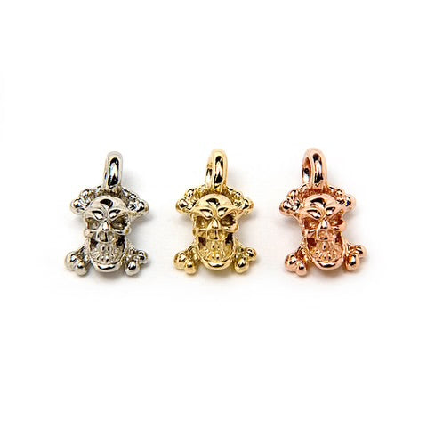 GC109 18k Skull And Crossbones Charm